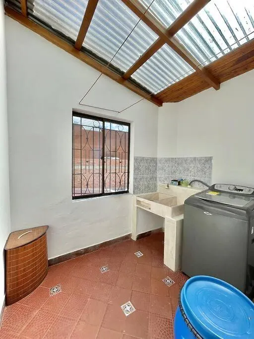 Beautiful 3B Apt 3 Blocks Away Mayorca Mall Sabaneta