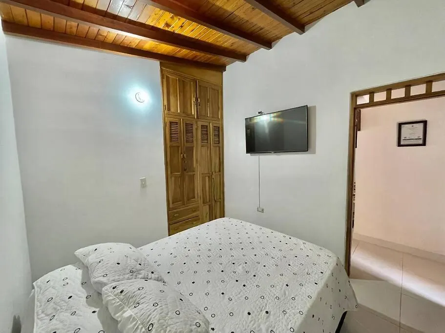 Beautiful 3B Apt 3 Blocks Away Mayorca Mall Sabaneta