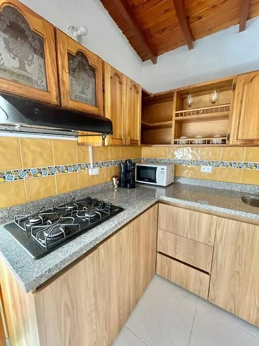 Beautiful 3B Apt 3 Blocks Away Mayorca Mall Sabaneta Apartment